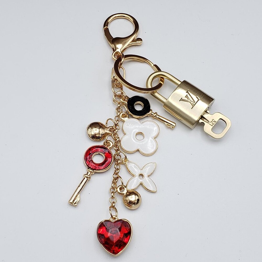 Authentic Louis Vuitton Lock & Key with Unbranded Charm, Keychain - Picture 7 of 10